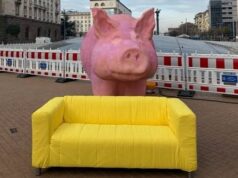 След розовото прасе и Диван Диван Диван Диван