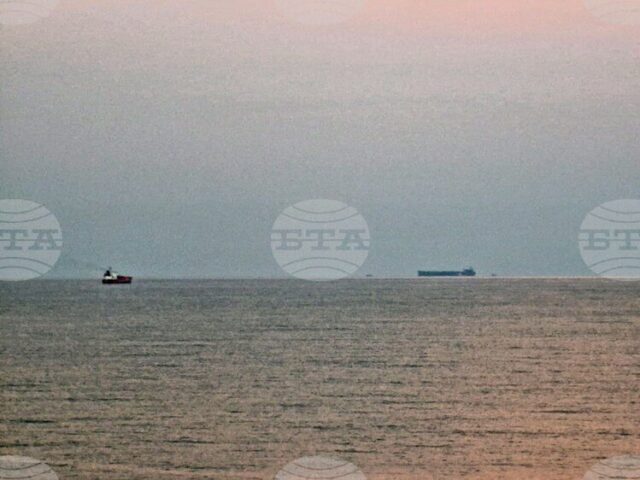 Танкерът "Кайрос" вече се намира в Бургаския залив Танкерът "Кайрос" вече се намира в Бургаския залив