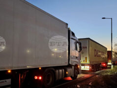 Трафикът е изключително интензивен на ГКПП "Капитан Андреево" и ГКПП "Лесово" на изход за товарни автомобили