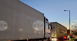 Трафикът е изключително интензивен на ГКПП "Капитан Андреево" и ГКПП "Лесово" на изход за товарни автомобили