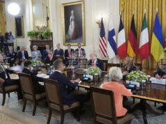 Тръмп заяви, че е казал "доста силни думи" на лидерите на трите европейски сили в разговора им за Украйна Тръмп заяви, че е казал "доста силни думи" на лидерите на трите европейски сили в разговора им за Украйна