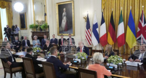 Тръмп заяви, че е казал "доста силни думи" на лидерите на трите европейски сили в разговора им за Украйна