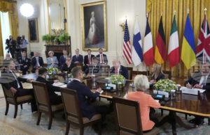 Тръмп заяви, че е казал "доста силни думи" на лидерите на трите европейски сили в разговора им за Украйна