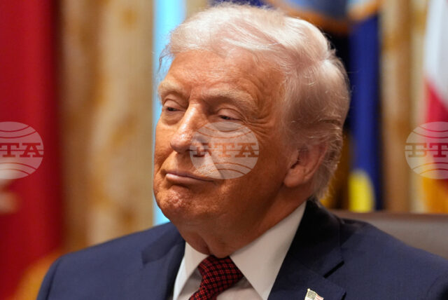 Тръмп обяви пакет от субсидии за 12 милиарда долара за Тръмп обяви пакет от субсидии за 12 милиарда долара за американските фермери, които са тежко засегнати от търговската война с Китай