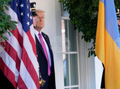 Украинският президент Зеленски пристига във Флорида, за да се опита да спечели подкрепата на Доналд Тръмп за мирния си план