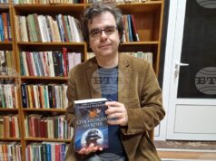 Фентъзи жанрът може да поставя сериозни морални въпроси, актуални и в нашия свят, каза писателят Никола Чалъков във Велико Търново Фентъзи жанрът може да поставя сериозни морални въпроси, актуални и в нашия свят, каза писателят Никола Чалъков във Велико Търново