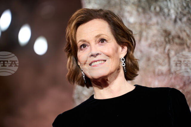 Филмът „Аватар“ е превърнал холивудската звезда Сигорни Уийвър е професионален Филмът „Аватар“ е превърнал холивудската звезда Сигорни Уийвър е професионален плувец