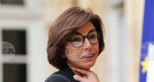 Френските власти извършиха претърсвания по разследване за корупция срещу министърката на културата Рашида Дати