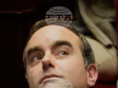 Френският парламент одобри специален законопроект, осигуряващ временно финансирне на държавата