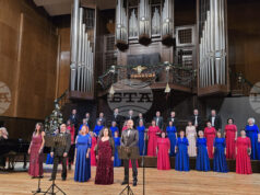 Хор „Добруджански звуци“ отбеляза Световния ден на хоровото изкуство с празничен концерт в зала „Добрич“ Хор „Добруджански звуци“ отбеляза Световния ден на хоровото изкуство с празничен концерт в зала „Добрич“