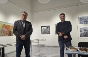 Художникът Петър Лазаров се срещна с ценители на изкуството в Добрич и направи презентация за гравюрата върху дърво Художникът Петър Лазаров се срещна с ценители на изкуството в Добрич и направи презентация за гравюрата върху дърво