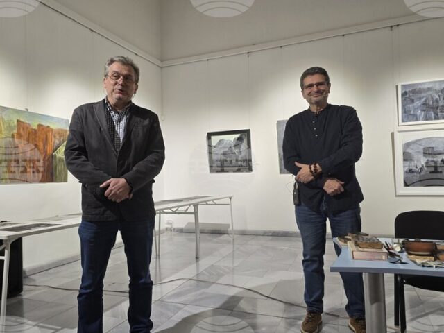 Художникът Петър Лазаров се срещна с ценители на изкуството в Художникът Петър Лазаров се срещна с ценители на изкуството в Добрич и направи презентация за гравюрата върху дърво