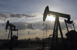 Цените на петрола са напът към най-резкия си годишен спад от 2020 г.