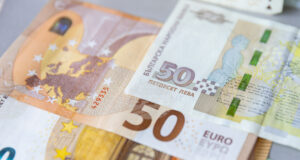 Централната банка на Испания ще обменя левове за евро през първия месец от присъединяването на България към еврозоната