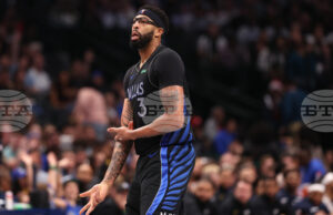 Центърът на Далас Антъни Дейвис ще пропусне няколко мача заради контузия