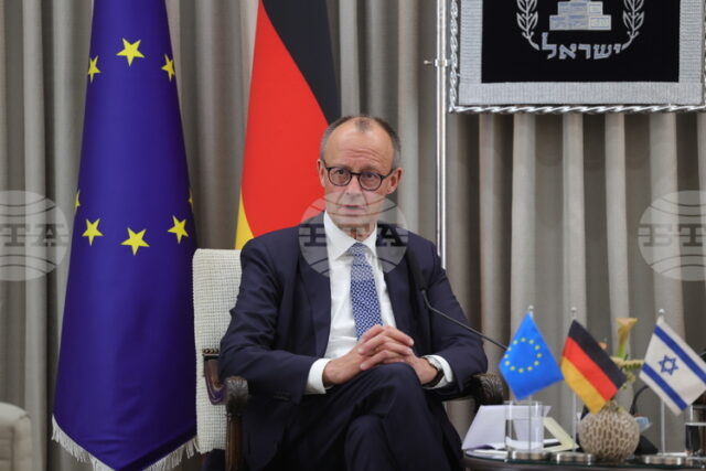 Ще запазим жив спомена за ужасяващото престъпление на Холокоста, заяви Ще запазим жив спомена за ужасяващото престъпление на Холокоста, заяви Мерц при посещението си на мемориалния комплекс "Яд Вашем"