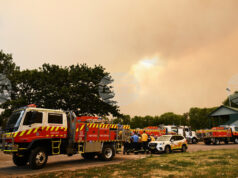 Горски пожари изпепелиха домове и оставиха десетки хиляди без ток в Австралия