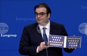 Еврогрупата приветства България за плавното въвеждане на еврото