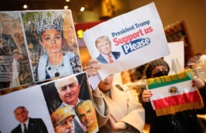 "Няма връщане назад" след протестите в Иран, заяви вдовицата на сваления шах