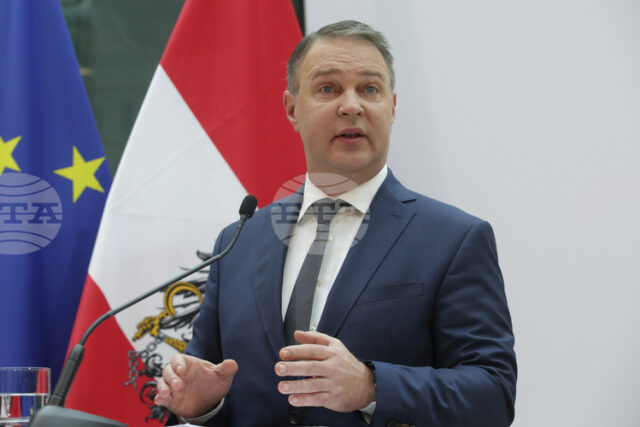 Австрийският вицеканцлер Андреас Баблер предлага каталог със санкции и наказателни Австрийският вицеканцлер Андреас Баблер предлага каталог със санкции и наказателни мита в защита на Гренландия