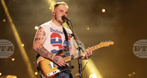 Американският кънтри певец Зак Брайън сключи брак със Саманта Ленард