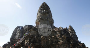 Археолози ще реставрират кула на храм в Ангкор