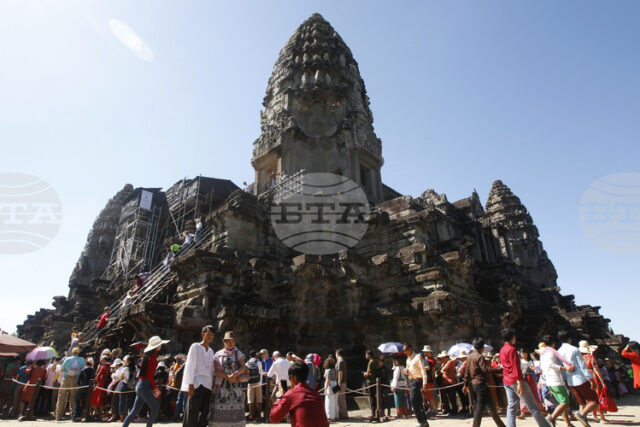 Археолози ще реставрират кула на храм в Ангкор