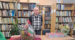 Асен Дипчев, правнукът на Райна Княгиня, представи в Панагюрище преиздадената си стихосбирка „Вода и Кръв“