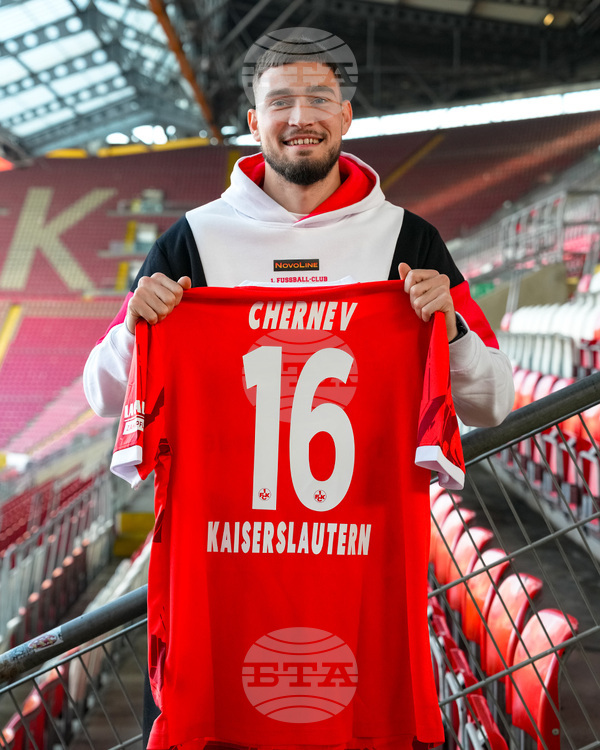 Атанас Чернев след дебюта си във Втора Бундесига: „Чувството е, Атанас Чернев след дебюта си във Втора Бундесига: „Чувството е, че изпуснахме победата срещу Шалке“