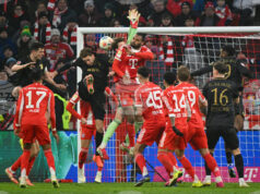 Аугсбург нанесе първа загуба на Байерн Мюнхен за сезона в Бундеслигата