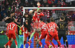 Аугсбург нанесе първа загуба на Байерн Мюнхен за сезона в Бундеслигата