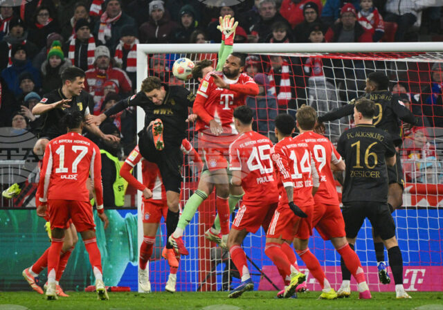 Аугсбург нанесе първа загуба на Байерн Мюнхен за сезона в Бундеслигата