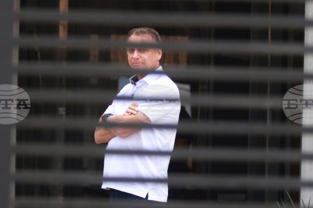 Бившият бразилски президент Болсонаро бе преместен в по-просторна килия по нареждане на съдия