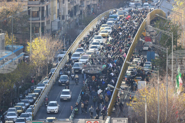 Болница в Техеран е била засегната от сълзотворен газ при разпръскване на протести, съобщава агенция ИСНА