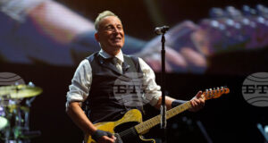 Брус Спрингстийн се обяви срещу Доналд Тръмп с песен, озаглавена Streets of Minneapolis