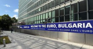 "България, добре дошла в еврозоната!"