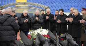 Хиляди отдават почит на големия Димитър Пенев