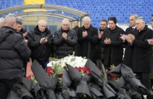 Хиляди отдават почит на големия Димитър Пенев