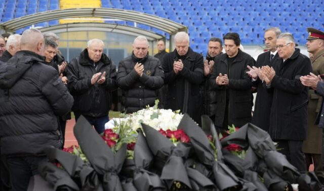 Българският спорт и родната общественост се сбогуваха за последно с Хиляди отдават почит на големия Димитър Пенев