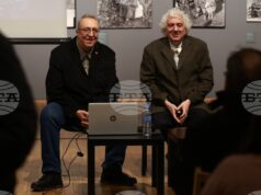 В книгата си „Излишни" Антоан Божинов показва правозащитна фотография на хора в риск, каза доц. Георги Лозанов