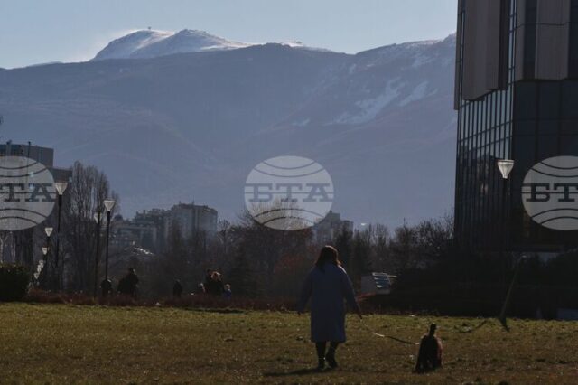 В планините времето е сравнително топло, а снегът се топи, съобщиха от Планинската спасителна служба на БЧК