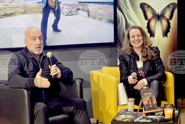 Важно е да сме откровени и да бъдем такива, каквито сме, каза музикантът Константин Кацаров в Добрич