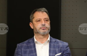 Веднага ще върнем мандата, за да спестим време и изборите да се проведат по-бързо, каза депутатът от ГЕРБ Делян Добрев