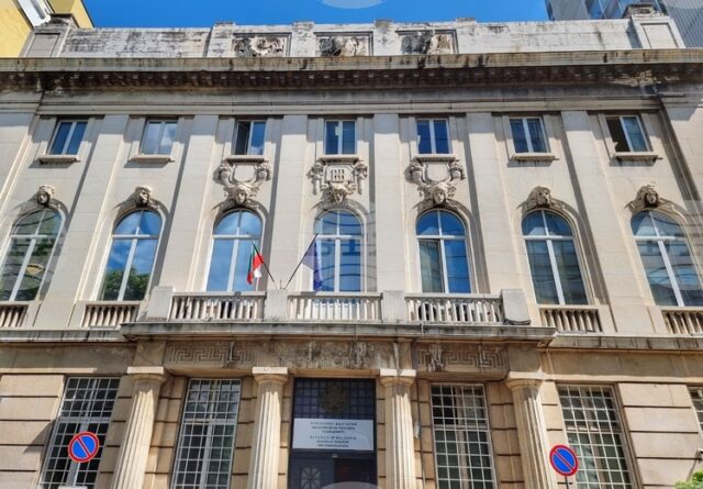 Вицепремиерът Гроздан Караджов ще връчи днес договори на стойност 1,4 Вицепремиерът Гроздан Караджов ще връчи днес договори на стойност 1,4 млн. евро за бързи зарядни центрове за електромобили