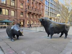 Водещите европейски борсови индекси се повишават, а британският FTSE 100 премина за първи път границата от 10 000 пункта