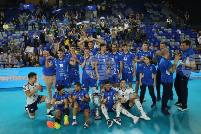 Волейболният Левски победи германския Фридрихсхафен в реванша, но отстъпи в Волейболният Левски победи германския Фридрихсхафен в реванша, но отстъпи в златния гейм и отпадна за Купата на ЦЕВ