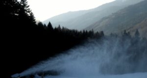 В планините е много заледено и студено