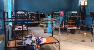 Въоръжени мъже нахлуха в село в Северна Нигерия, убивайки най-малко 30 души