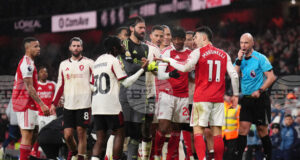 Габриел Мартинели се е извинил на Конър Брадли от Ливърпул заради неспортсменската си реакция си в края на мача