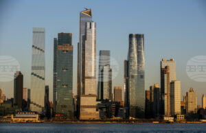 Газова експлозия причини пожар в жилищна сграда в Ню Йорк; загина един човек и са ранени 14 Газова експлозия причини пожар в жилищна сграда в Ню Йорк; загина един човек и са ранени 14